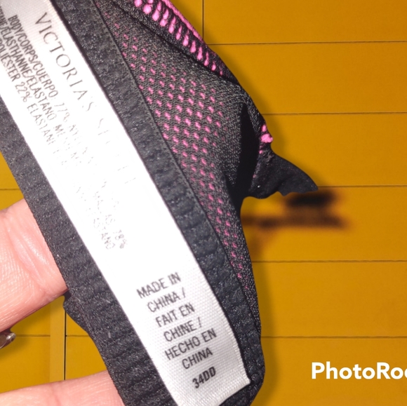 V.S PINK Sports Bra 34 DD - Picture 3 of 7